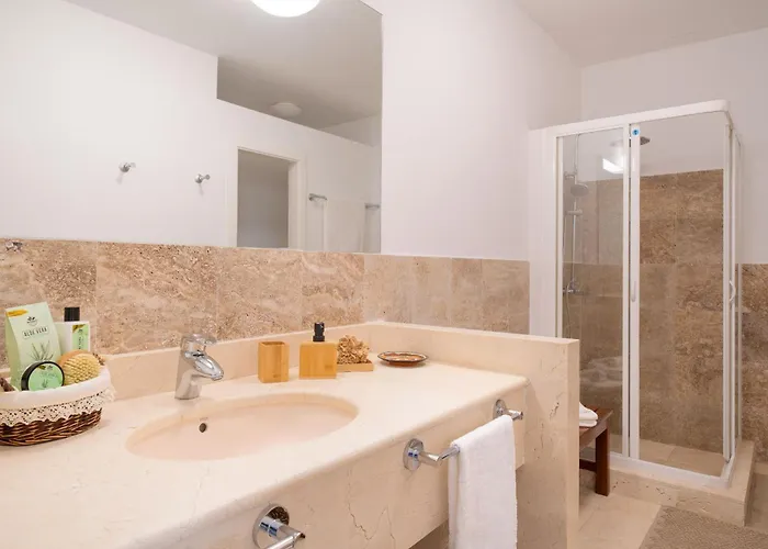 וילה Arcos, Piscina Privada Climatizada Y Jacuzzi Con Maravillosas Vistas Al Islote De Lobos פלאיה בלנקה