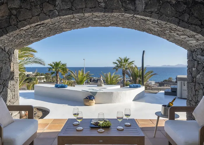 וילה Arcos, Piscina Privada Climatizada Y Jacuzzi Con Maravillosas Vistas Al Islote De Lobos פלאיה בלנקה