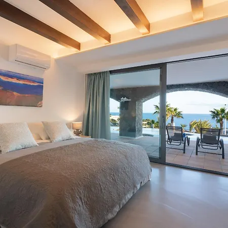 Arcos, Piscina Privada Climatizada Y Jacuzzi Con Maravillosas Vistas Al Islote De Lobos * Playa Blanca (Lanzarote)